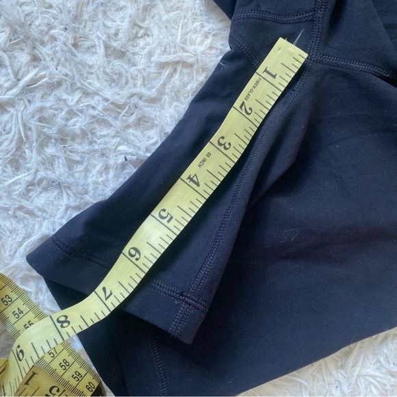 Aritzia TnAction 7" Short - Picture 7 of 8